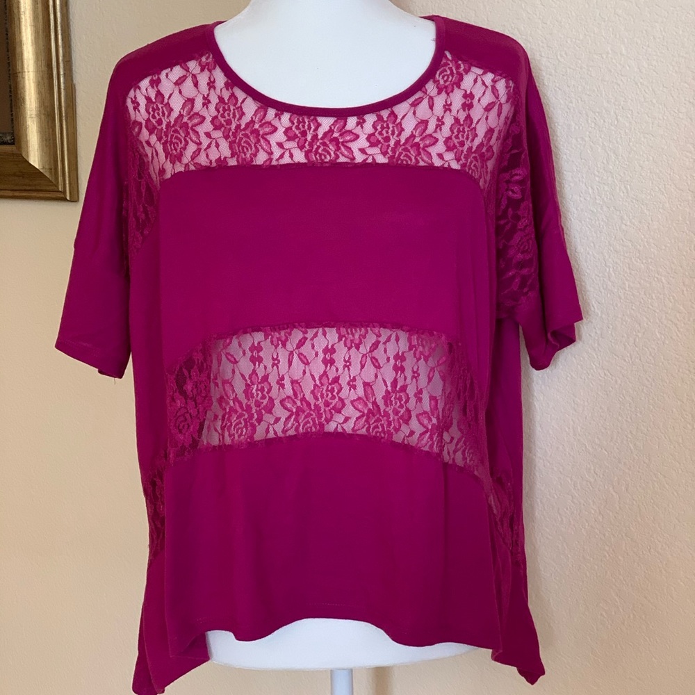 Blouse with lace